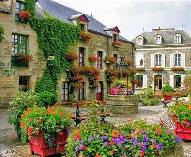 Rochefort en Terre, la Cité du Géranium