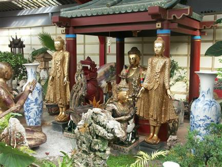 Les statues de la serre asiatique - Parc floral en Bretagne TROPICAL PARC