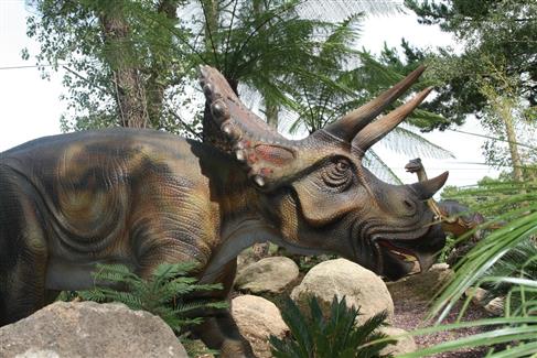 Parc animalier avec dinosaures bretagne 56