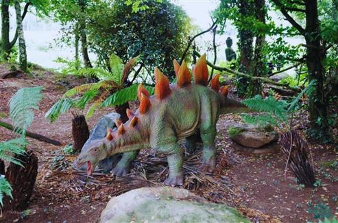 Parc avec dinosaures articulés au Morbihan